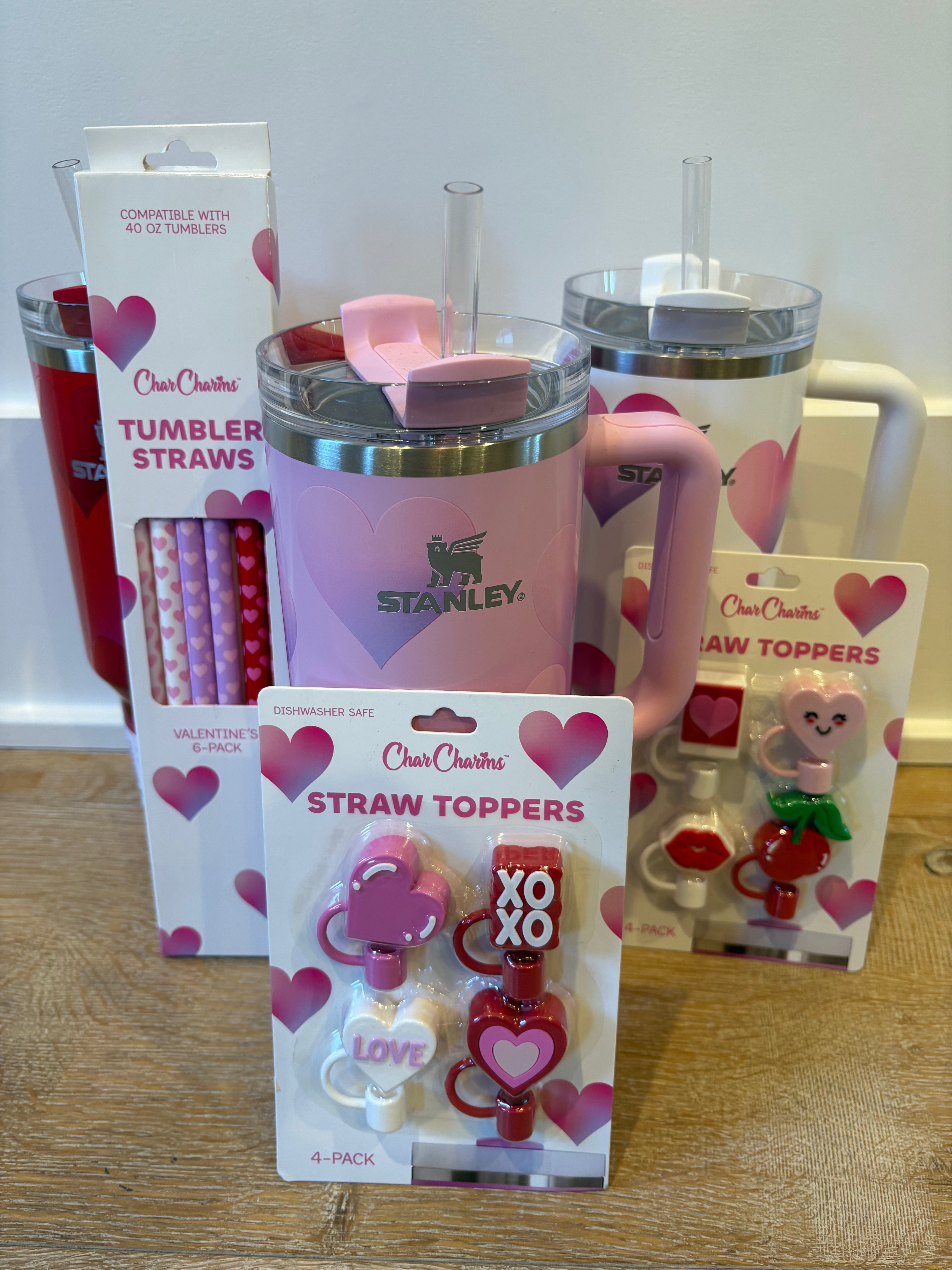 Stanley 40 oz Quencher Tumbler with Straws & Topper - Rouge Heart, Pink & Frost Gradient (Copy)